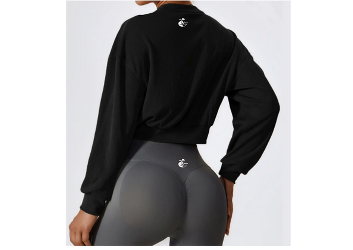 BLACKOUT BADDIE CROP V NECK